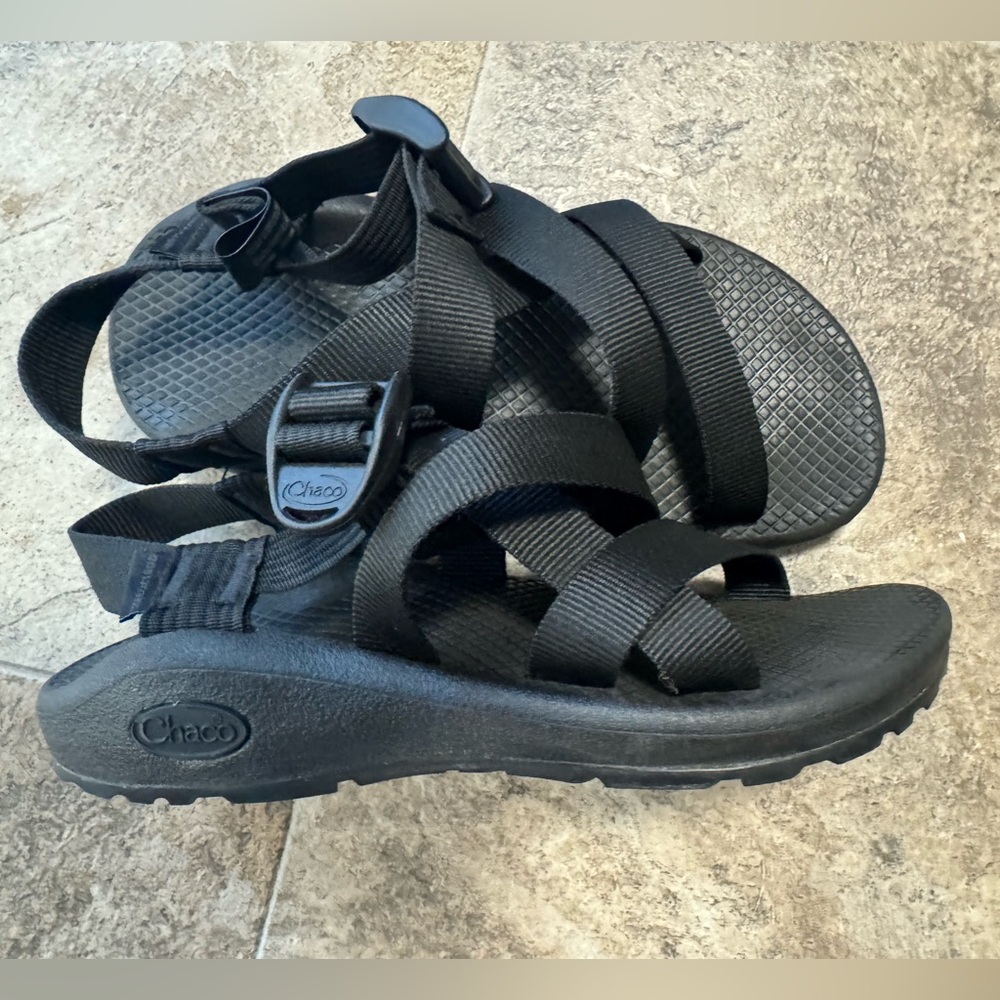 Chaco-black woman’s sandals